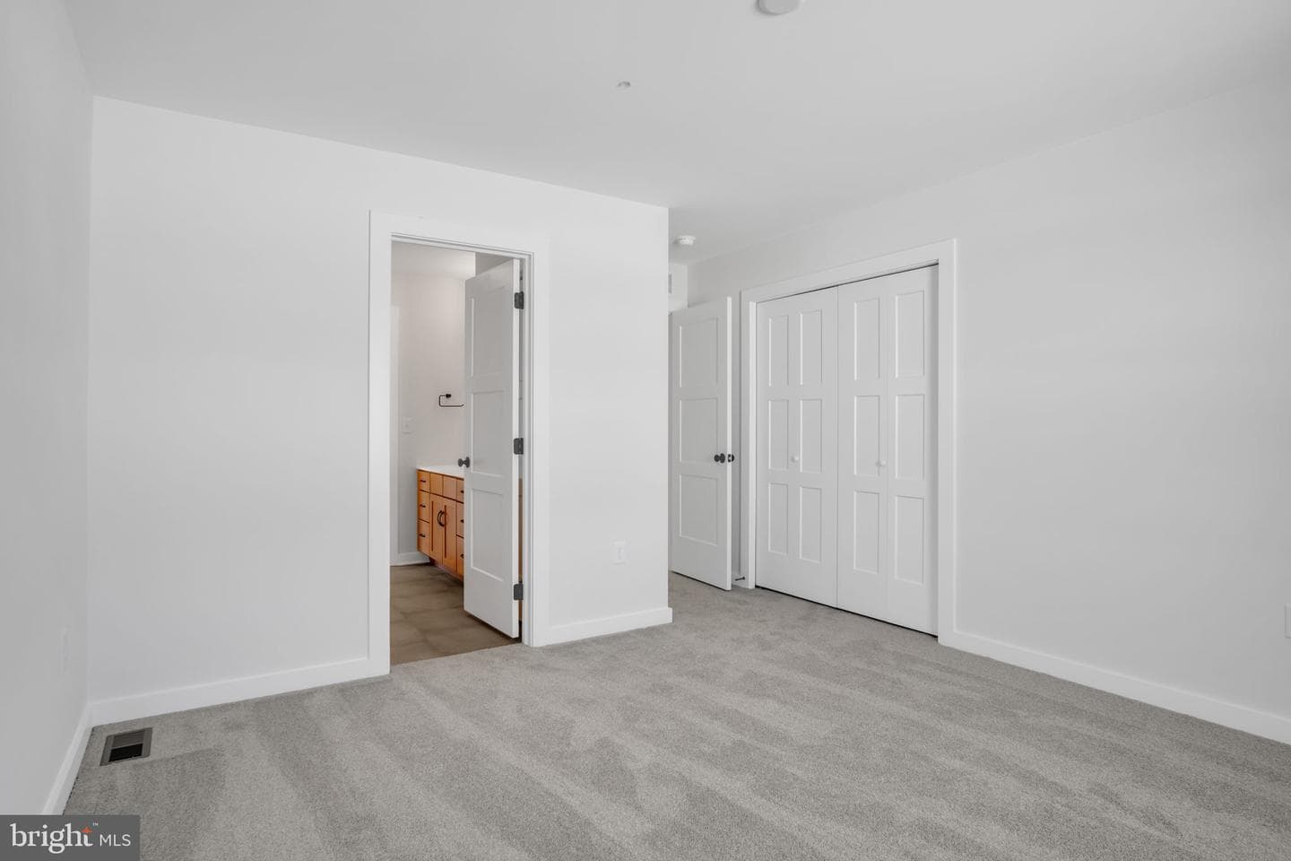 139 Alexandria Drive photo 14
