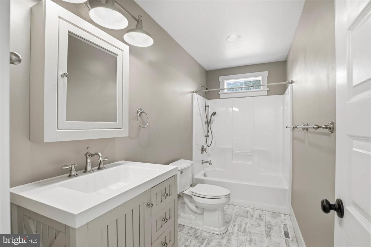 56 Birch photo 22