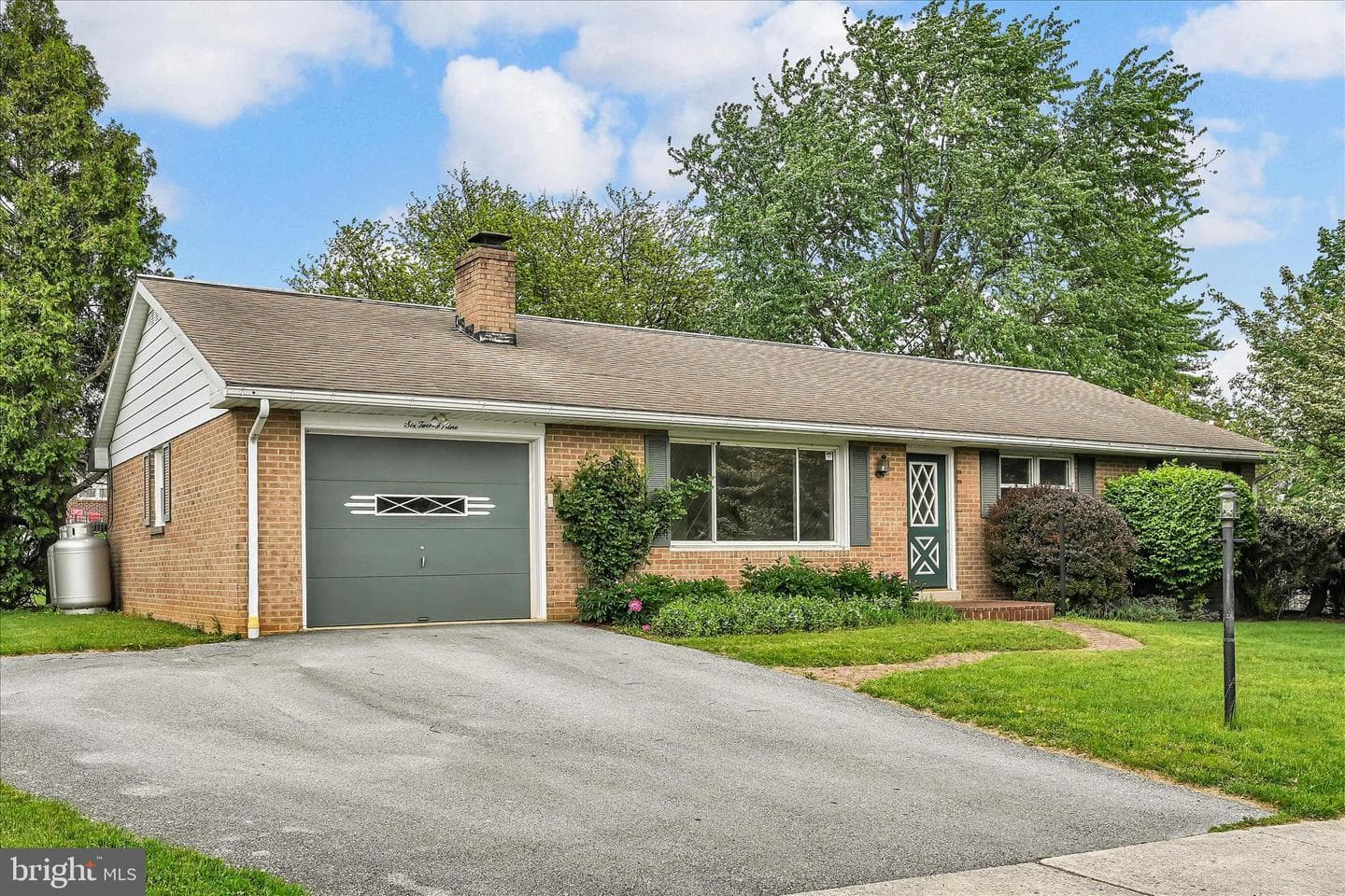 629 Pajabon Drive photo 3