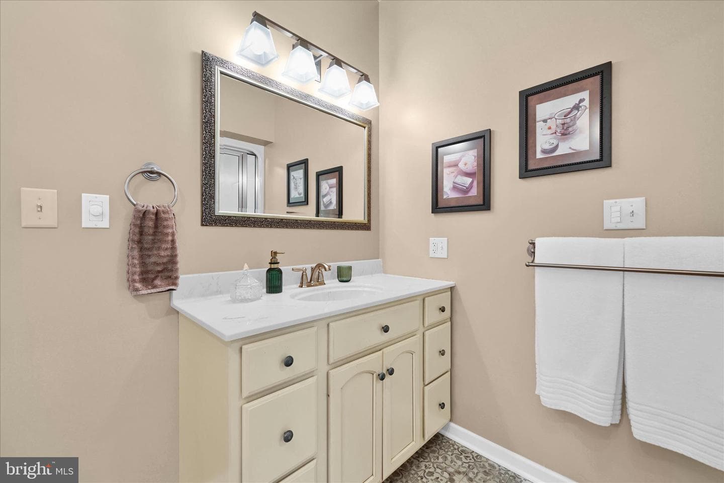 1000 Glenwood Lane photo 35