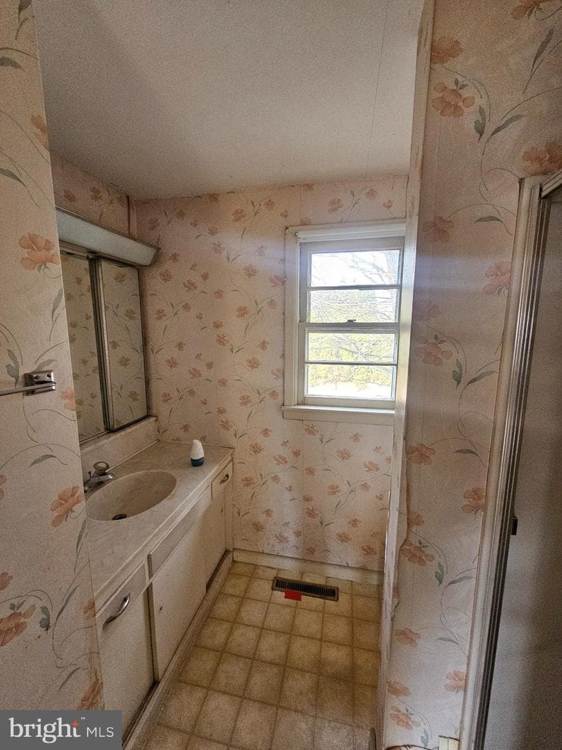 407 E Elm Street photo 12