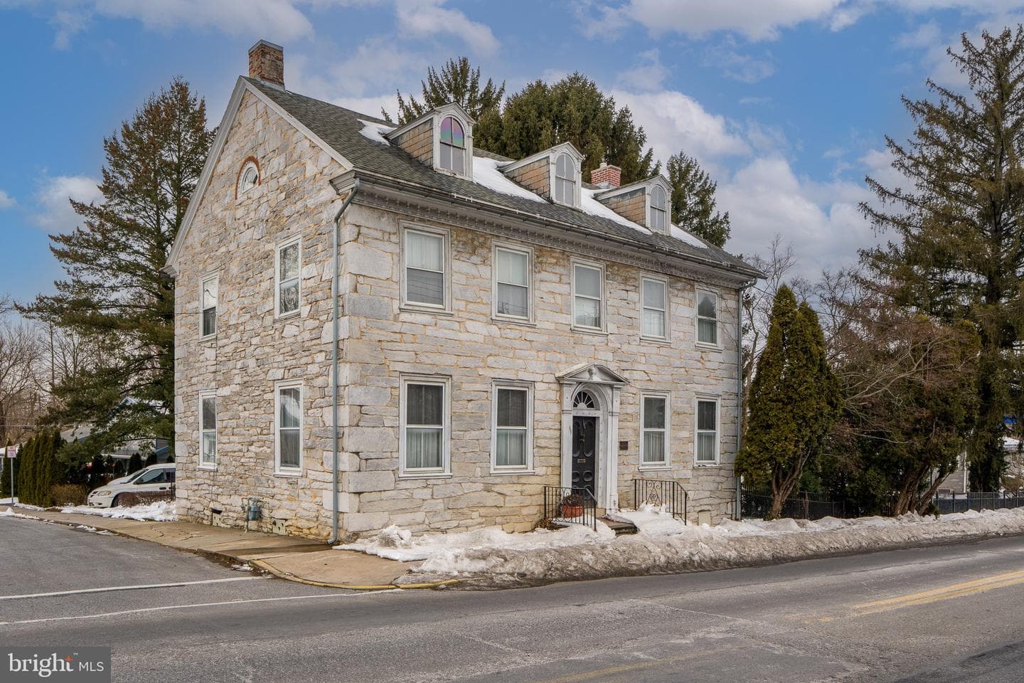 49 S White Oak Street