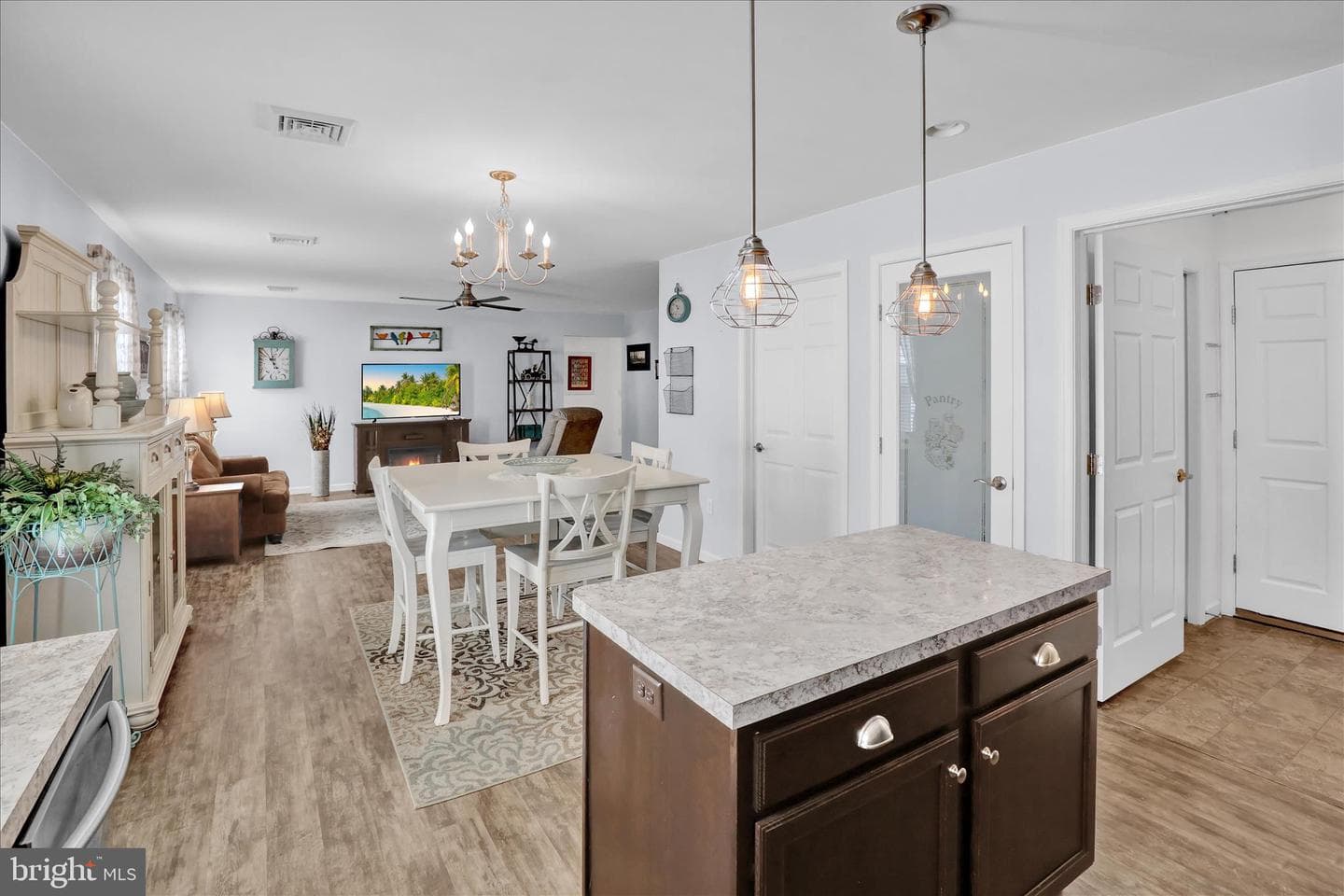 924 Sweetbay Ln photo 17