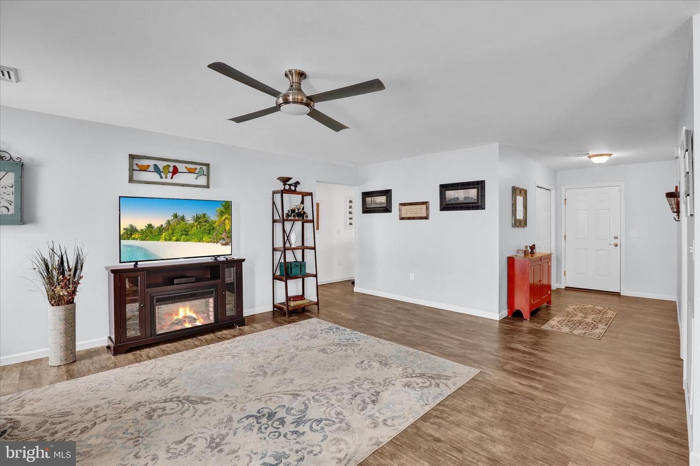 924 Sweetbay Ln photo 8