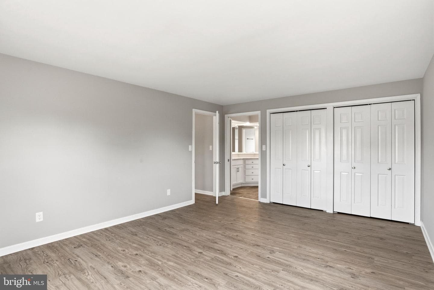 1003 E Cherry Street photo 26