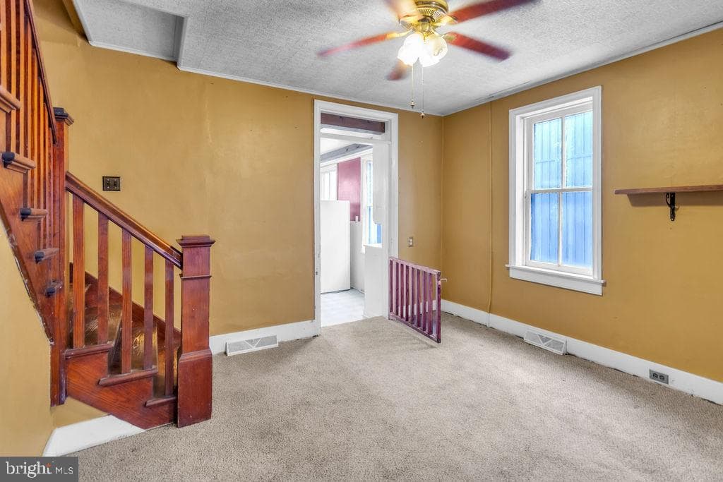 302 W Main Street photo 8