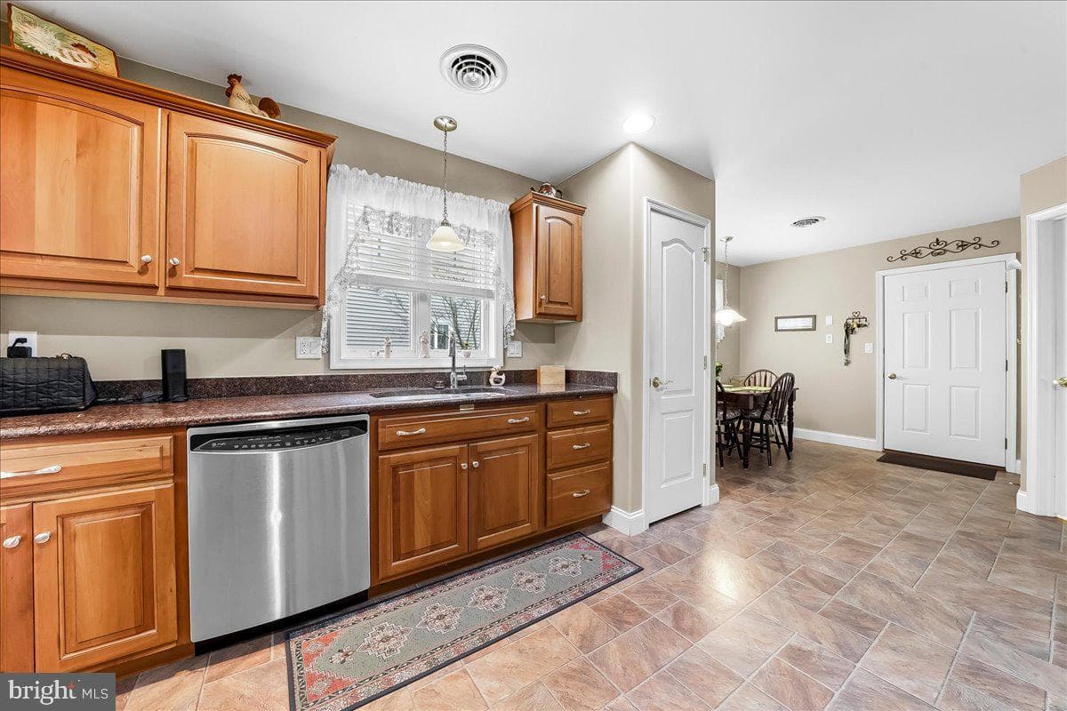 1011 Percy Lane photo 10