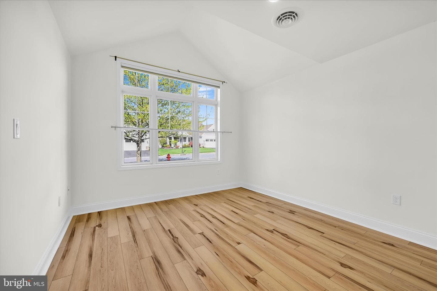 1029 Alden Way photo 32