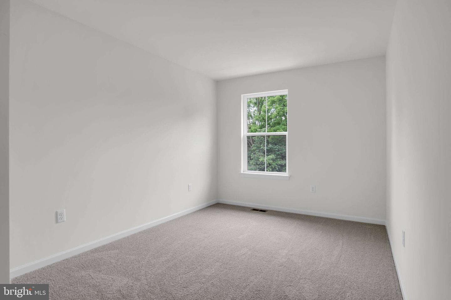 312 Flora Blvd photo 12