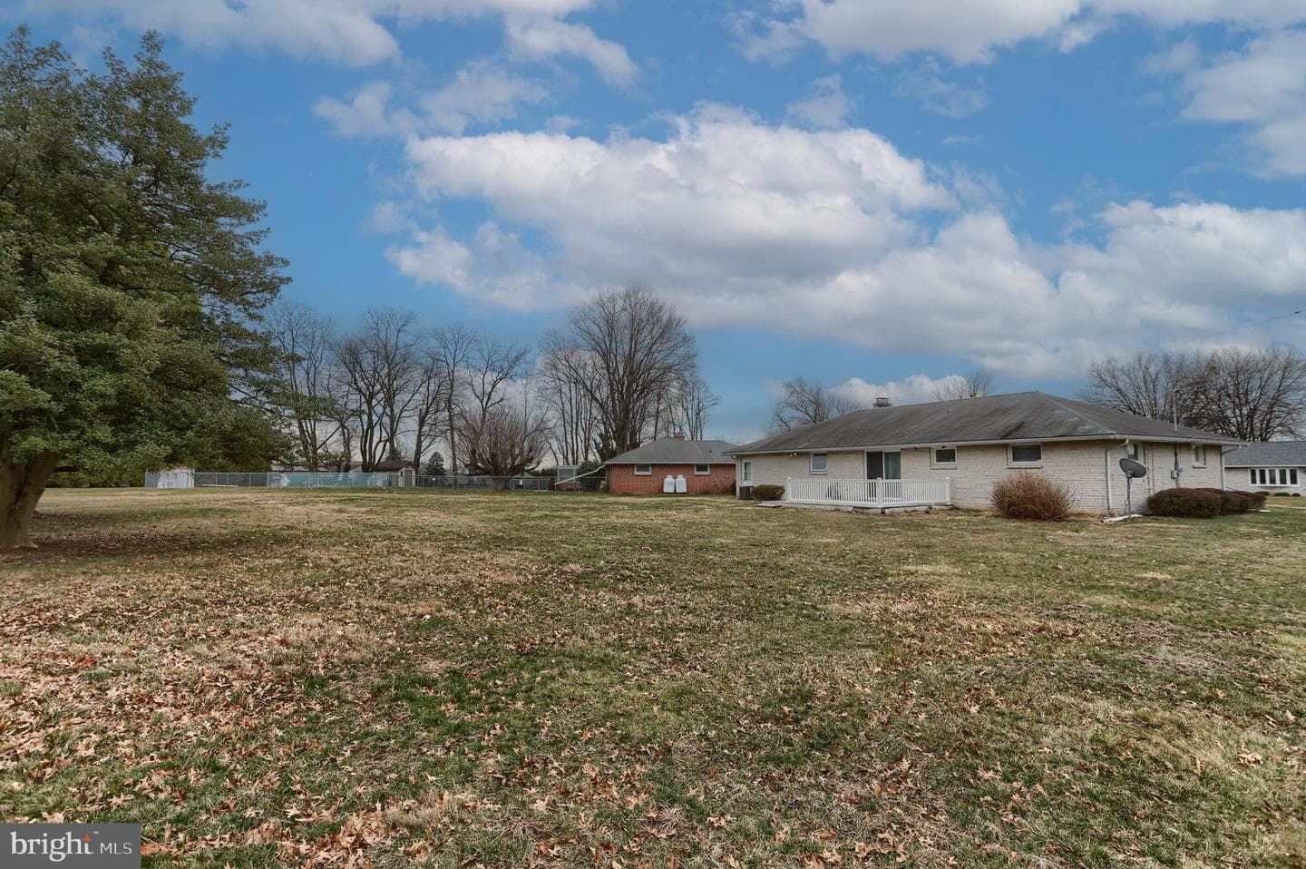 905 Skyline Drive photo 30