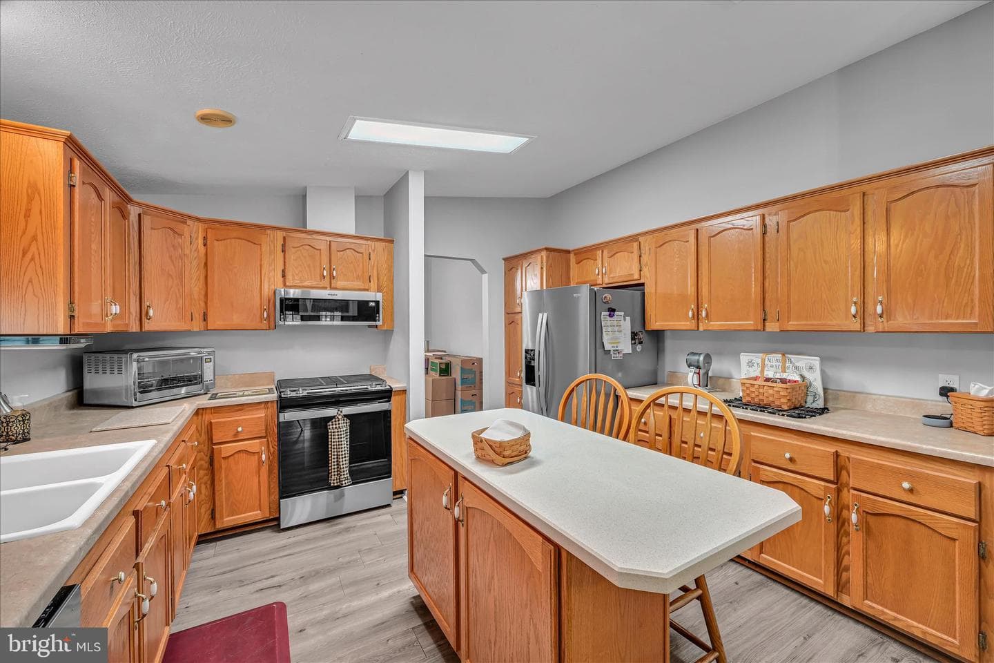 583 W Cedar Street photo 10