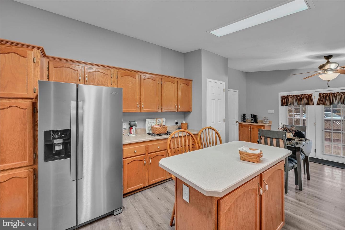 583 W Cedar Street photo 11