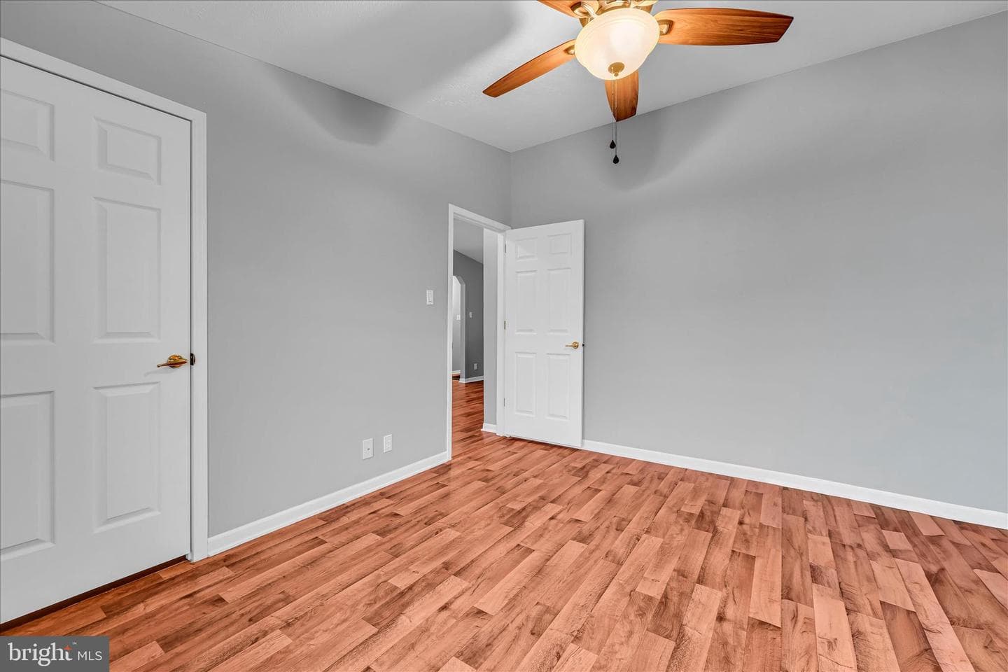 583 W Cedar Street photo 17