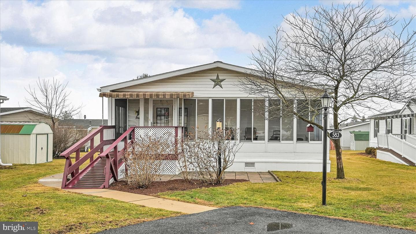 583 W Cedar Street photo 24