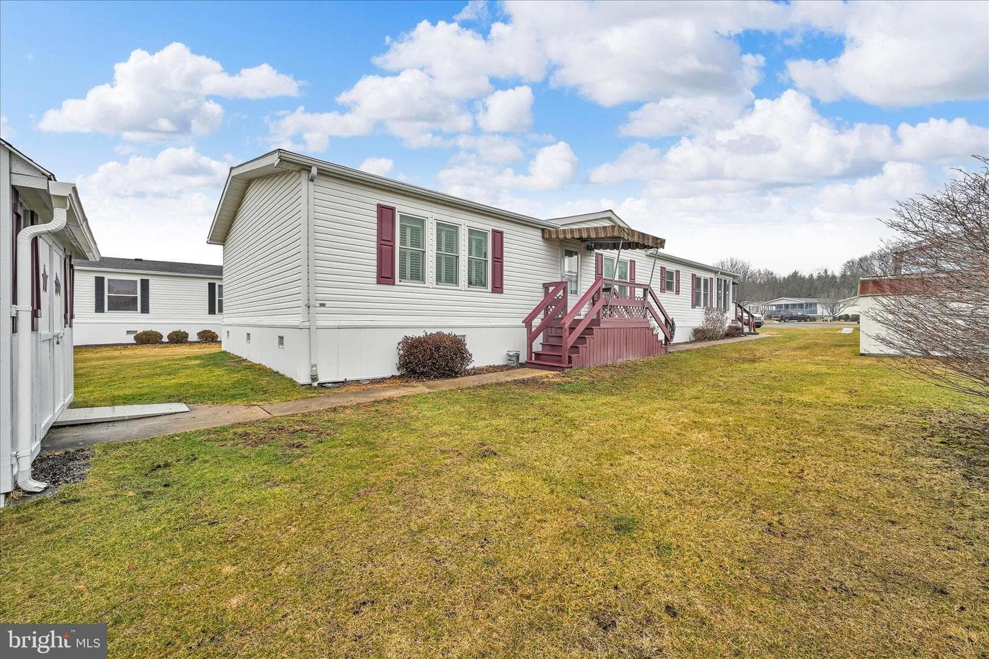 583 W Cedar Street photo 27