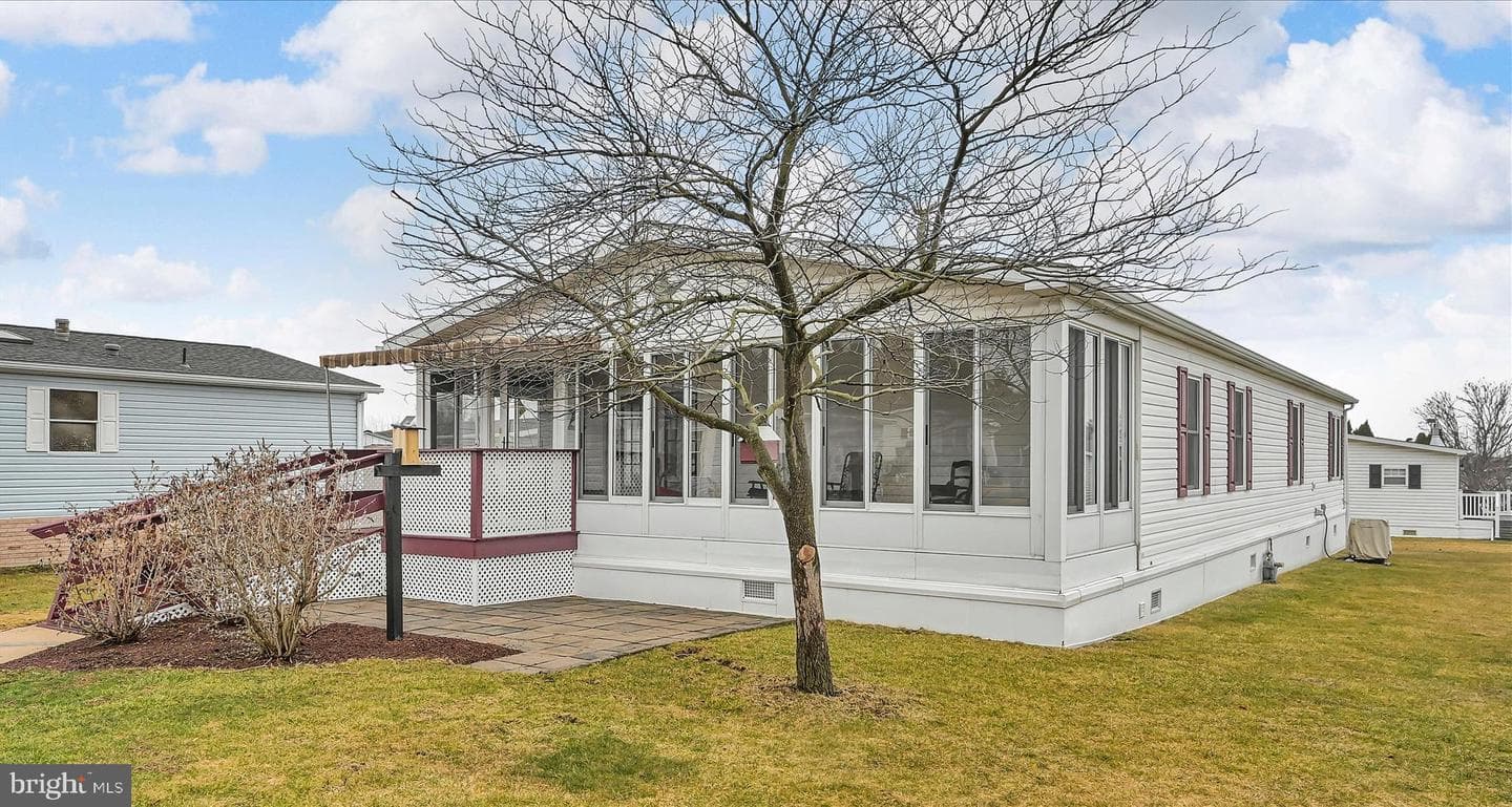 583 W Cedar Street photo 30