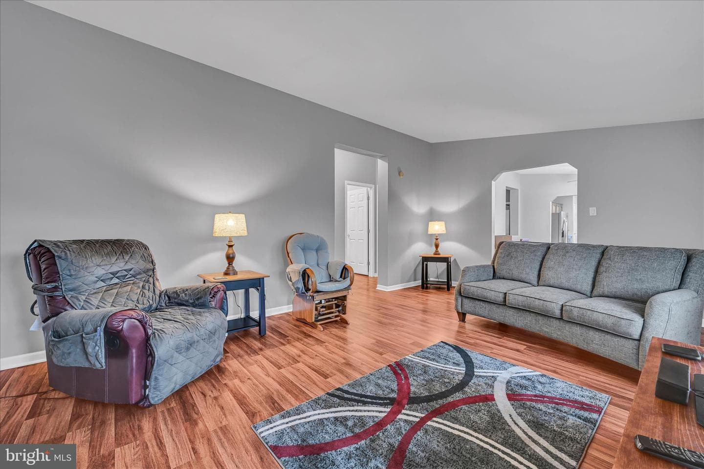 583 W Cedar Street photo 6
