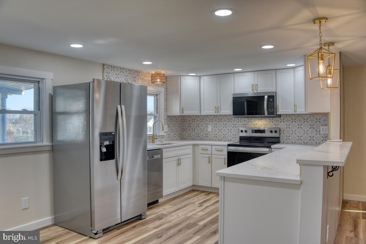 207 N Prospect Hill Drive photo 2