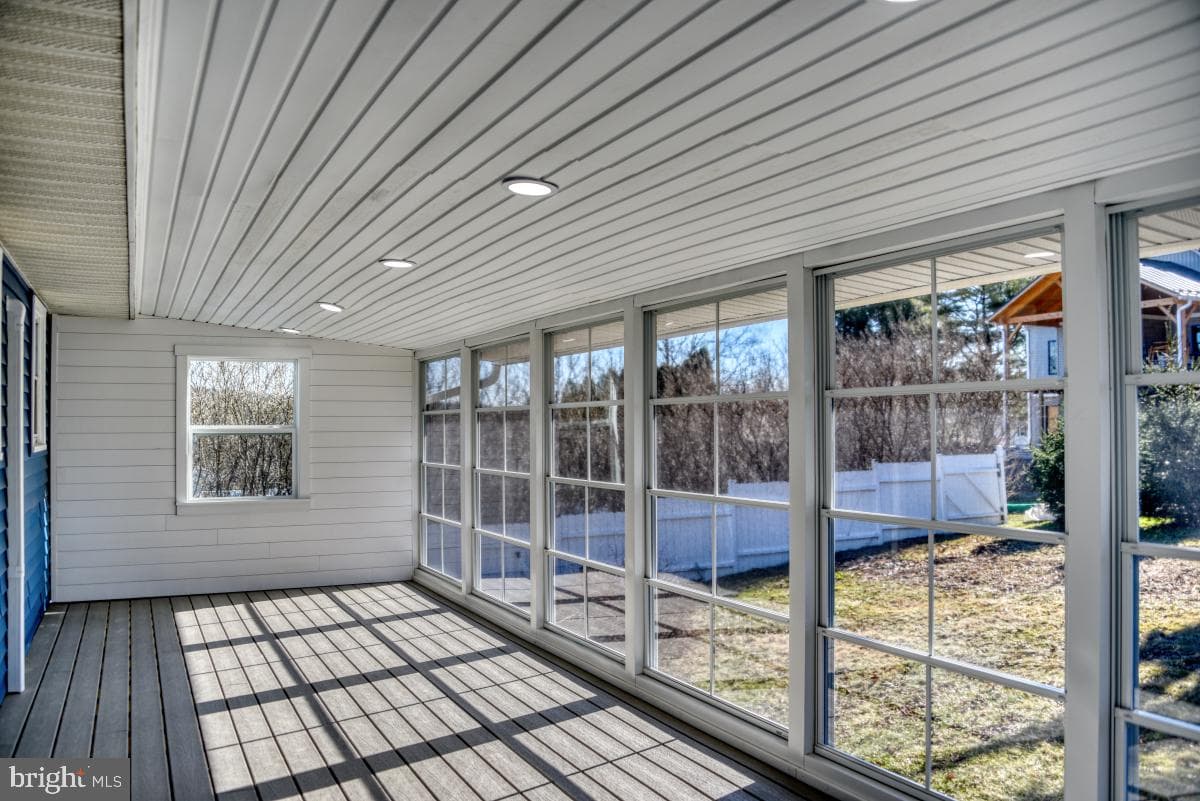207 N Prospect Hill Drive photo 22