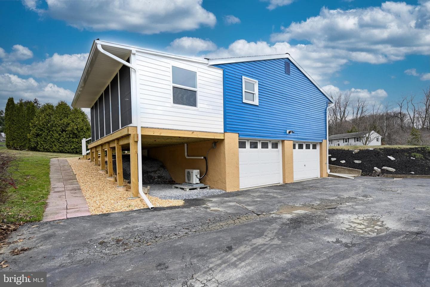 207 N Prospect Hill Drive photo 32