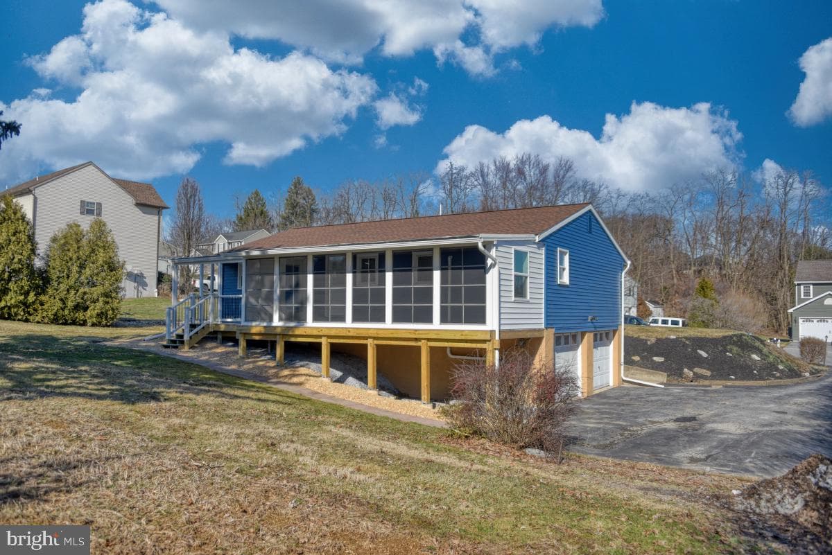 207 N Prospect Hill Drive photo 33