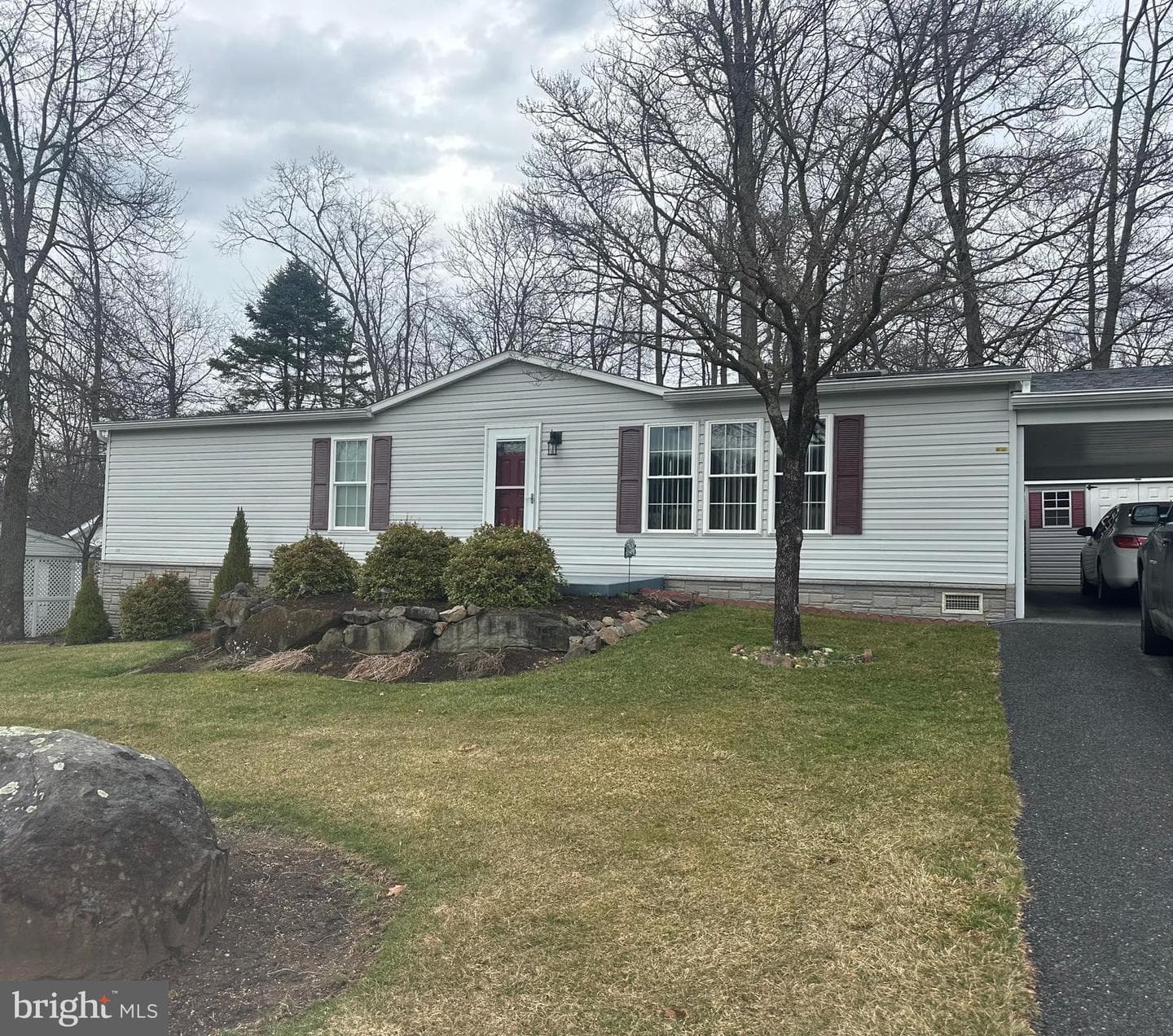 404 Maple Ave Tp-0081