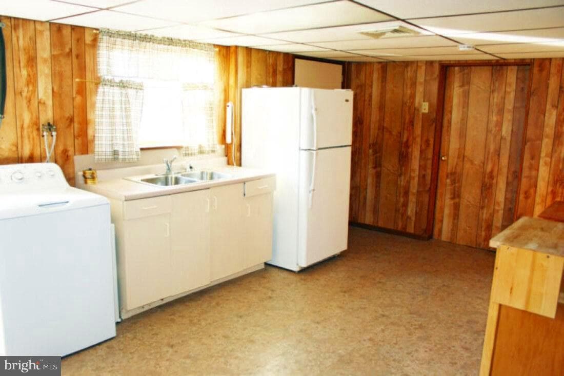 828 Weavertown Road photo 32