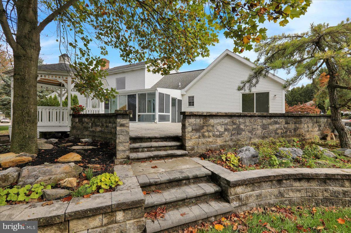47 Norway Lane photo 40