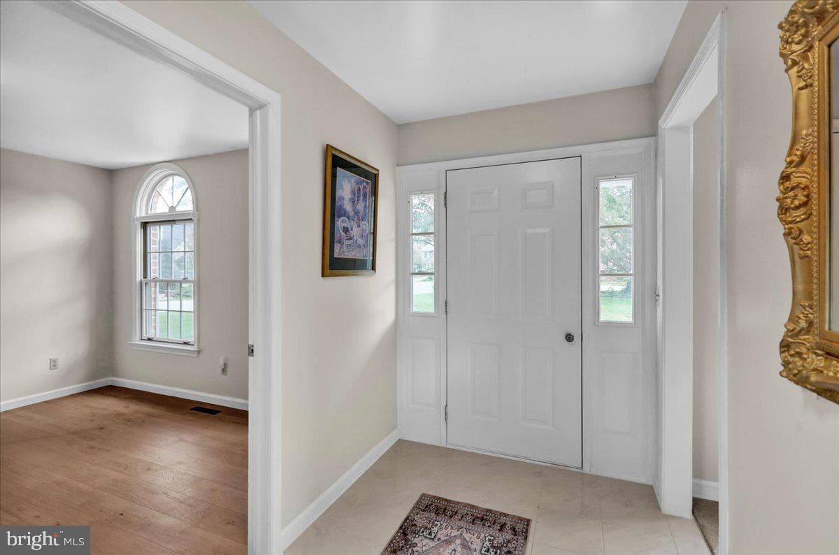 47 Norway Lane photo 8