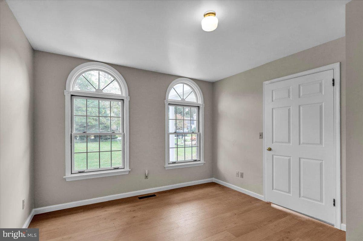 47 Norway Lane photo 9