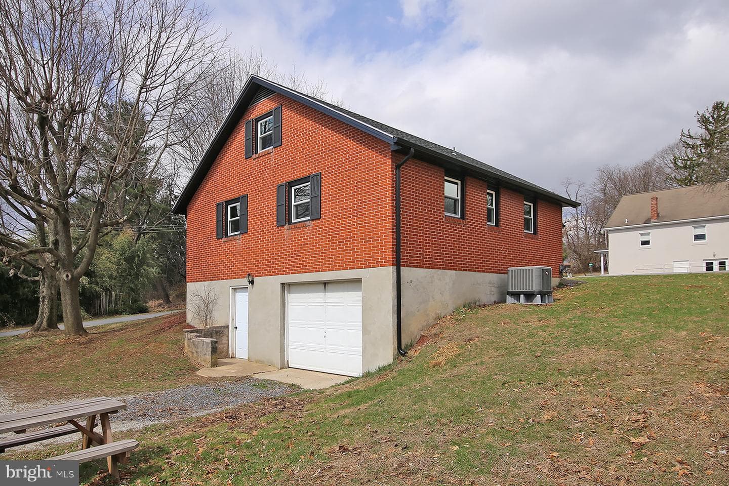 1220 Spruce Street photo 5