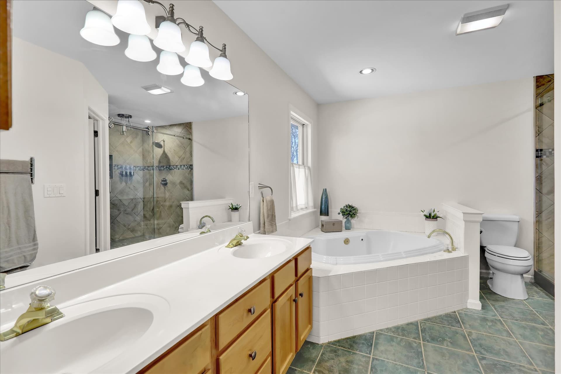 1026 Glenwood Ln L-0254 photo 36