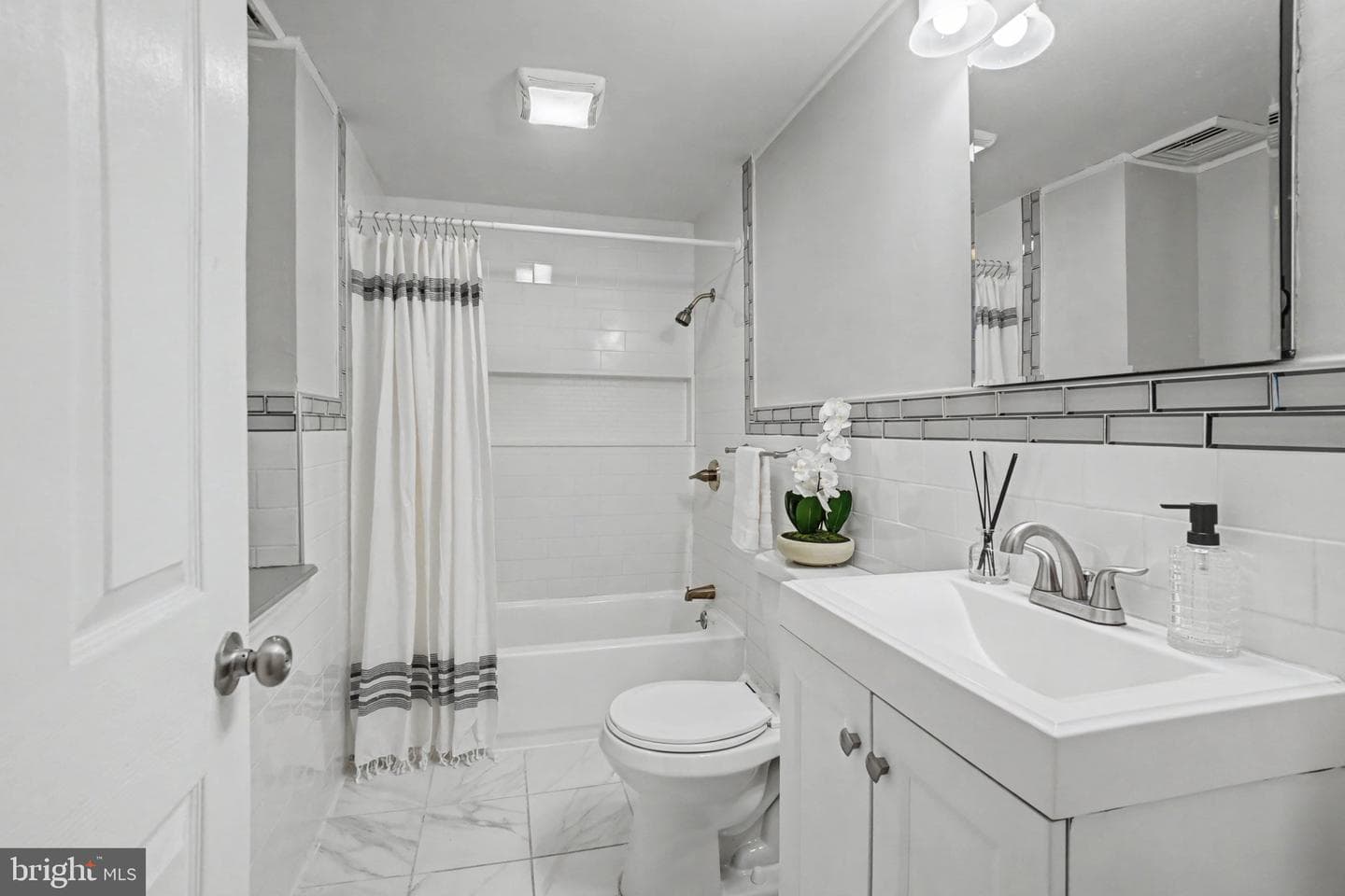 808 Locust Street photo 25