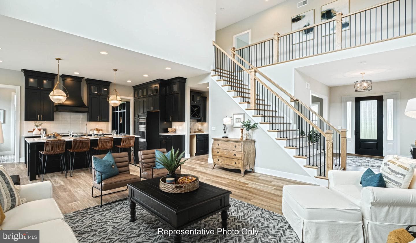 741 Sunset Boulevard photo 8
