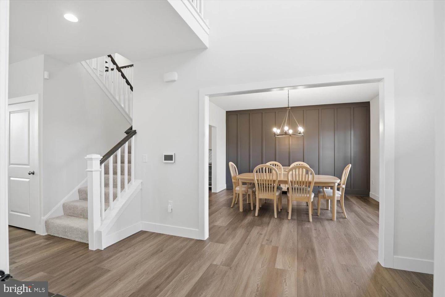 525 Breezewood Lane photo 3