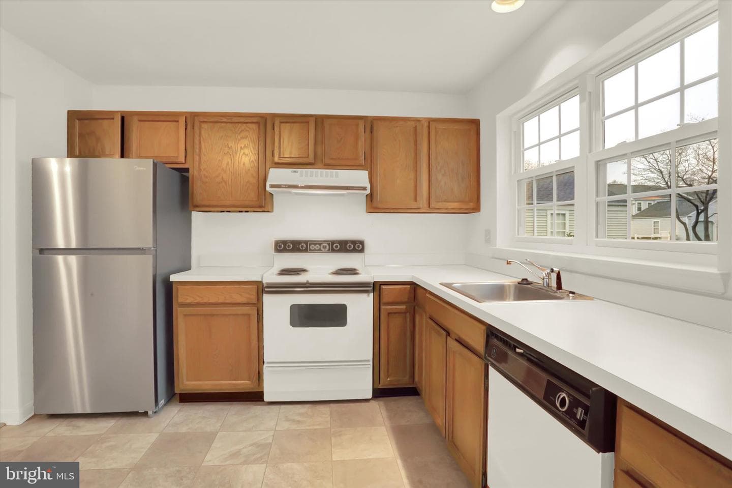 511 Cambridge Court photo 10