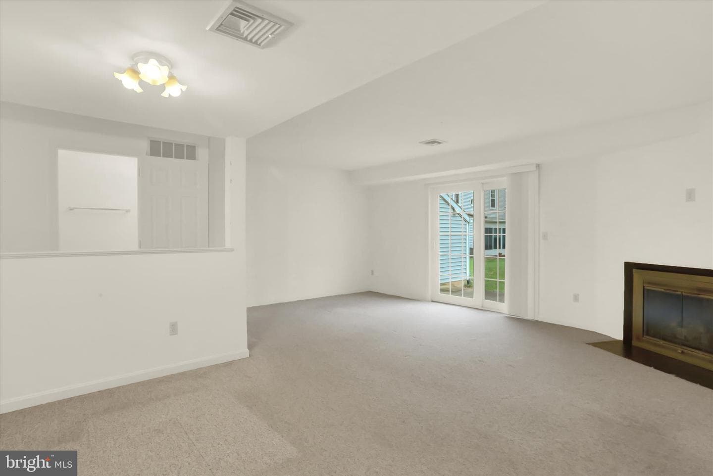 511 Cambridge Court photo 12