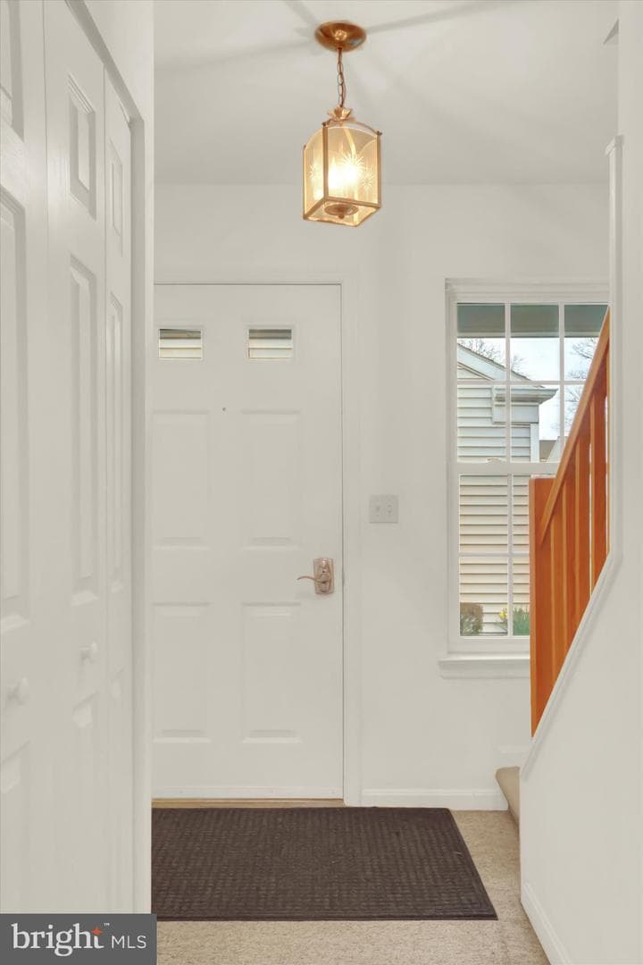 511 Cambridge Court photo 18