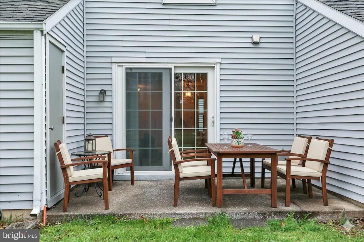 511 Cambridge Court photo 30