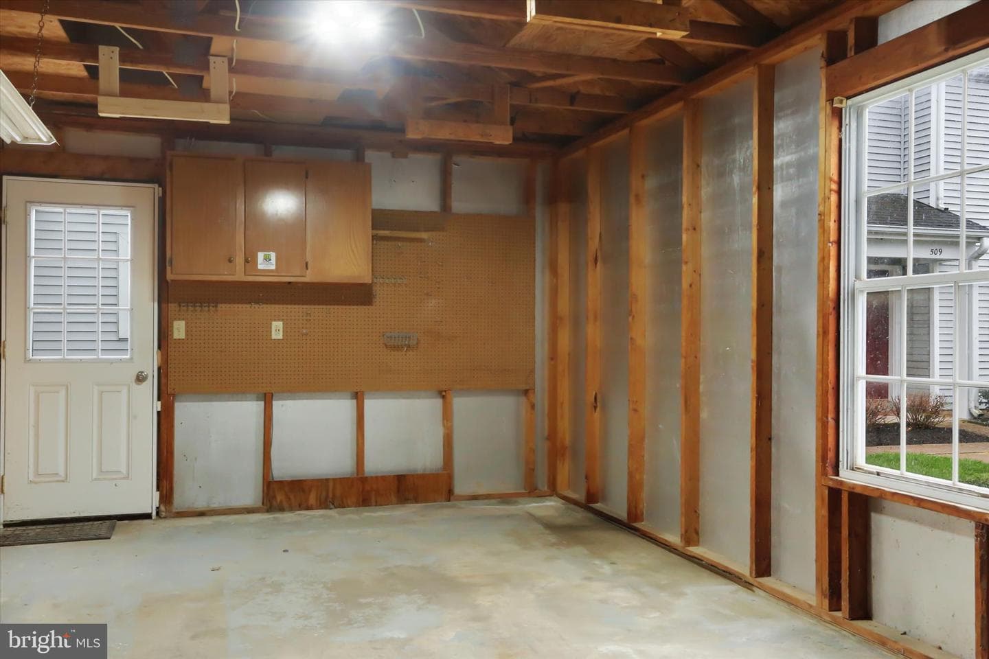 511 Cambridge Court photo 38