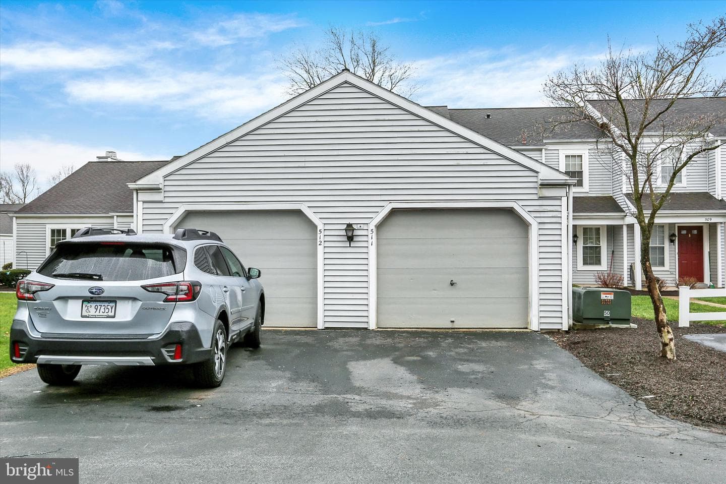 511 Cambridge Court photo 6