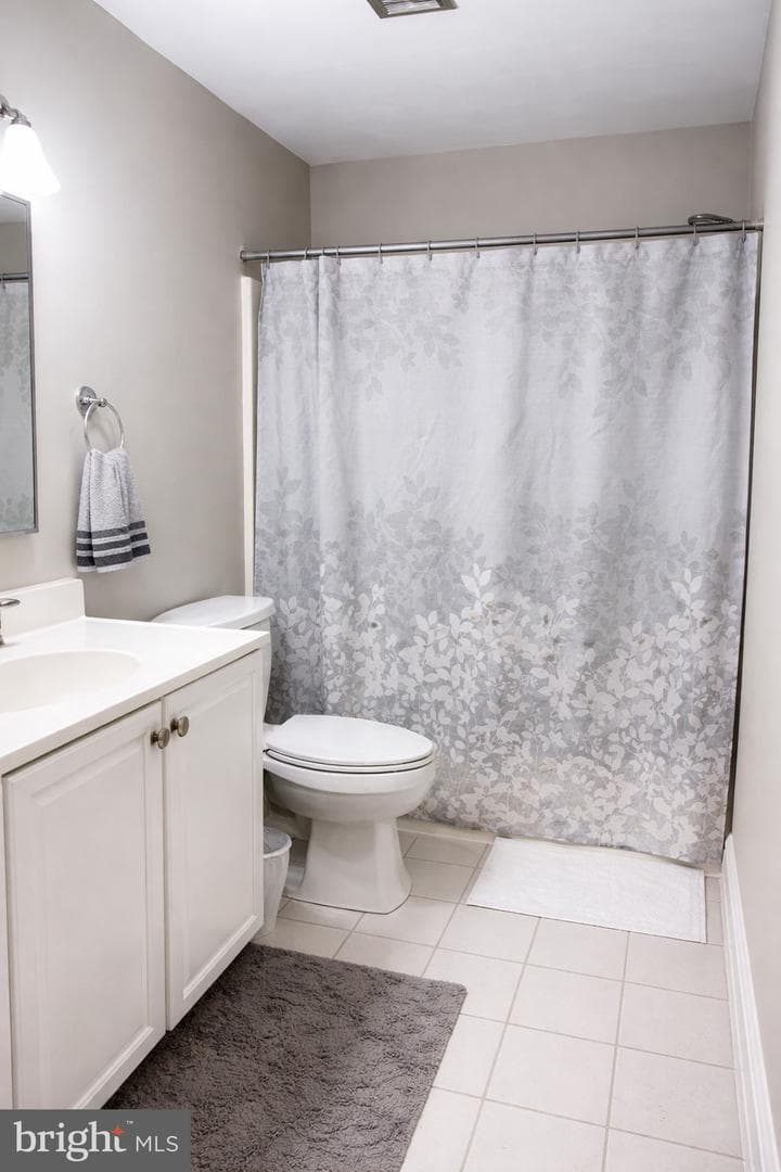 12 E Poplar Street photo 14