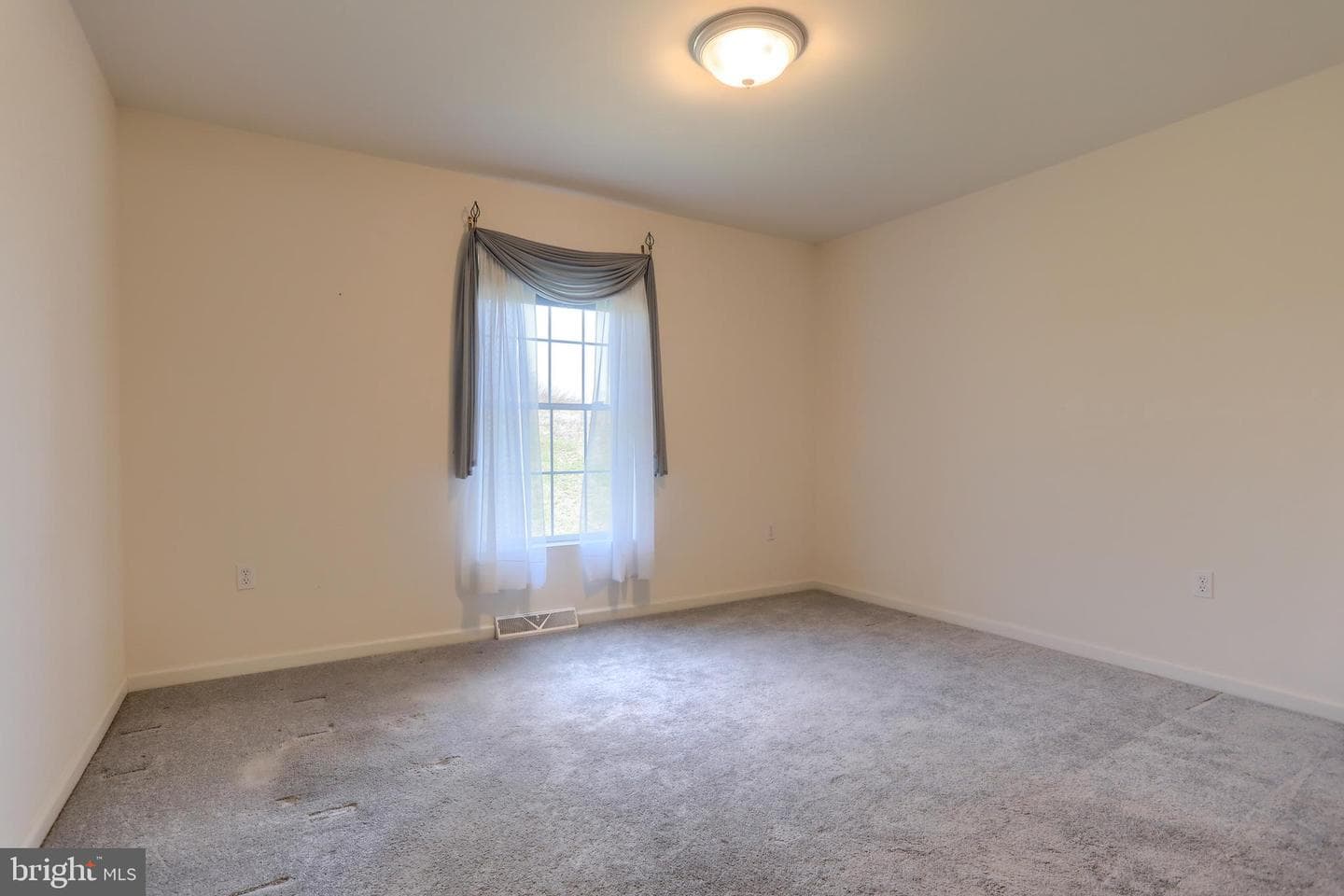 592 N 16th Street photo 34