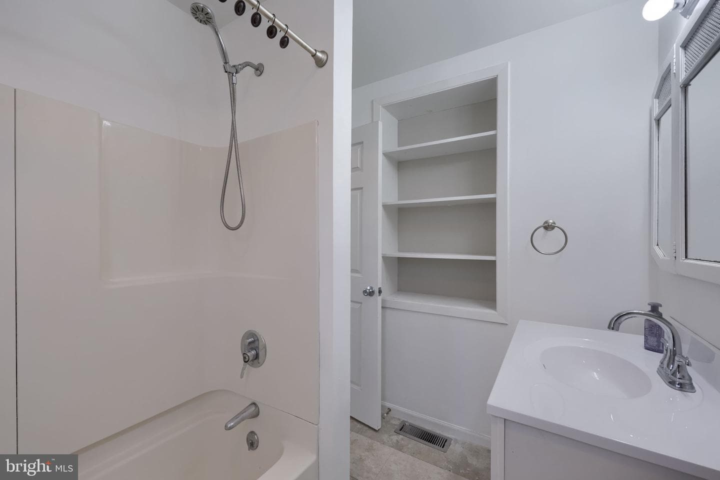 719 Hill Street photo 38