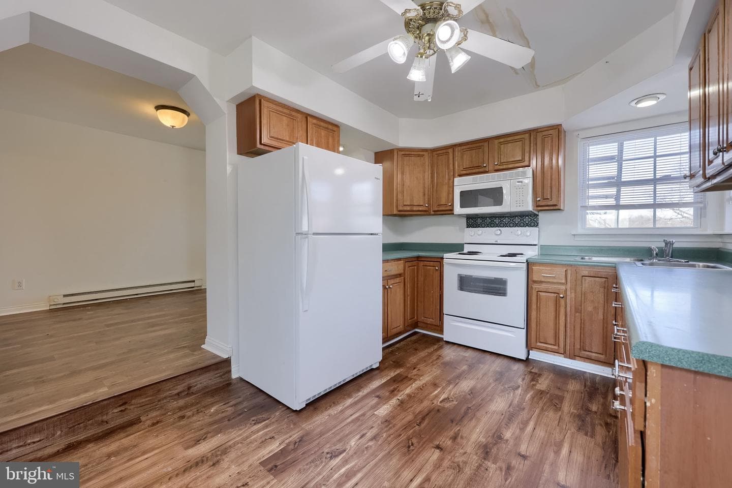 719 Hill Street photo 39