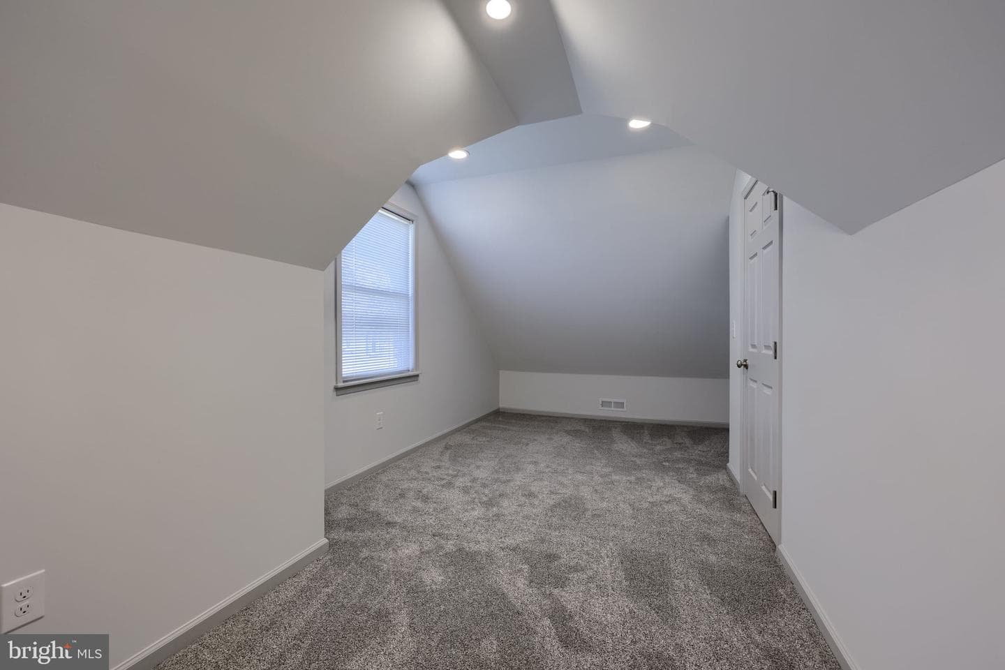 719 Hill Street photo 62