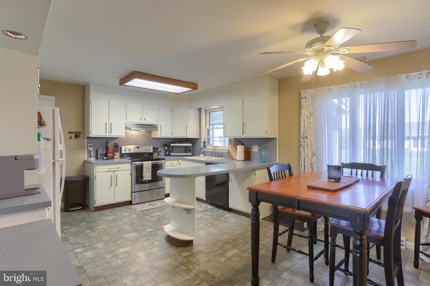 811 E Canal Street photo 10