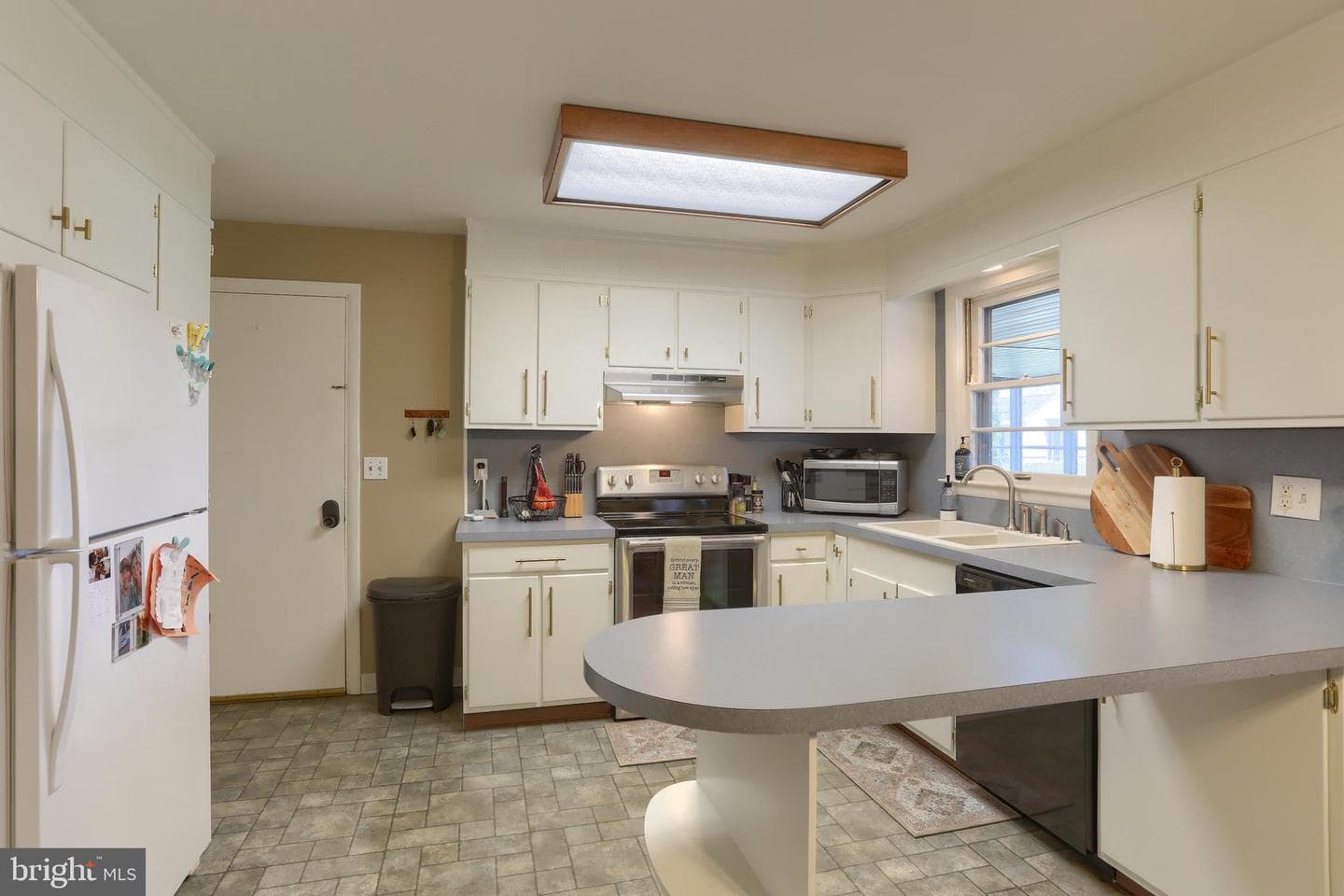 811 E Canal Street photo 11