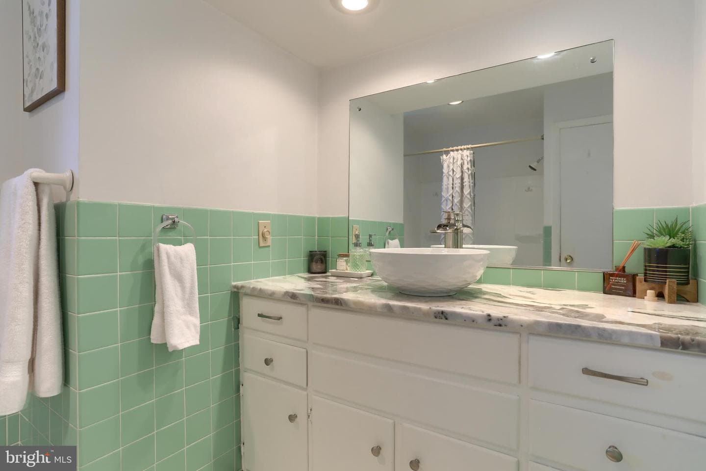 811 E Canal Street photo 17