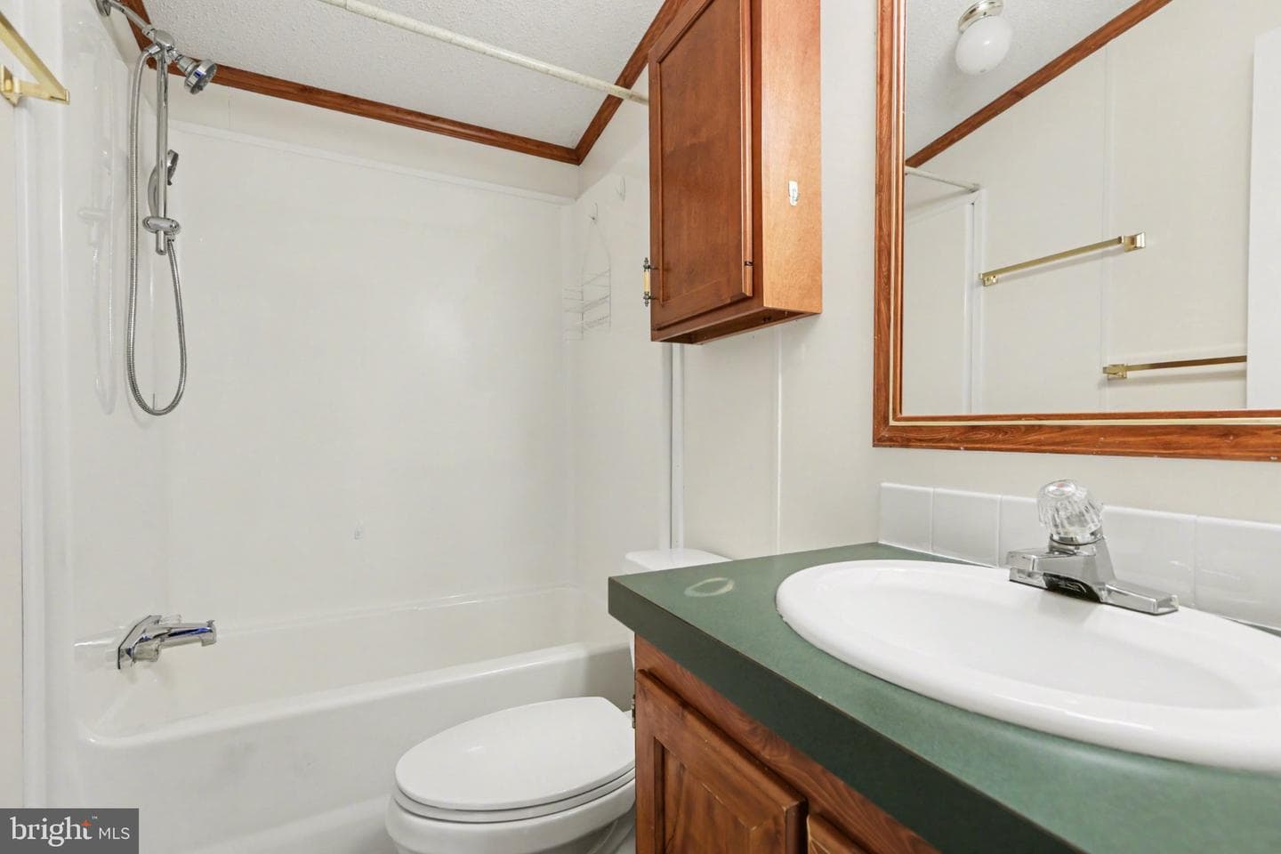 374 W Cedar Street photo 25